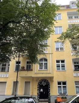 BEZUGSFREI! Wunderschöne 2-Zimmer-Altbauwohnung mit Balkon in begehrter Lage! - Berlin