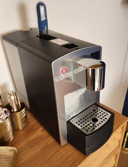 Teelounge Teeautomat von Teekanne - Roßhaupten
