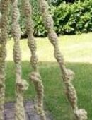 Aufwändig geknüpfte Hängeampel in 46459