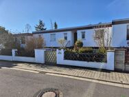 Reihen-Bungalow aus den 1970-ern mit Garage, toller Zuschnitt - Weisenheim (Berg)