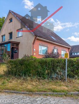 Charmante Dachgeschosswohnung mit Gartenanteil - Gemütliches Wohnen unter dem Dach - Dollern