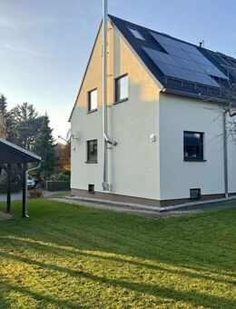 Erstbezug nach Ausbau: Stilvolle, möblierte Doppelhaushälfte mit Kamin, Garten & Carport in Chemnitz - Chemnitz