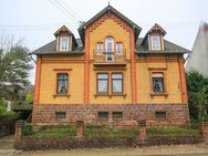 Quierschied: Attraktives, renovierungsbedürftiges Zweifamilienhaus, 240 m² Wfl., 1.119 m² Grundstück - Quierschied