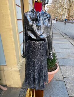 Silberne Glänzende Hemd mit Schleife - Dresden