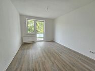 *** Frisch saniert *** 2 Zimmer + Küche + Duschbad + Balkon - Magdeburg