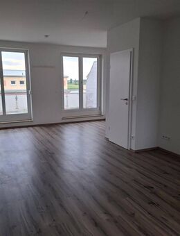 Neuwertiges Reihenhaus mit Keller und Garten in Adelsdorf - Adelsdorf