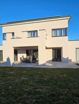 Erfüllen Sie sich Ihren Immobilientraum - Einfamilienhaus mit Einliegerwohnung in Weiden - Weiden (Oberpfalz)