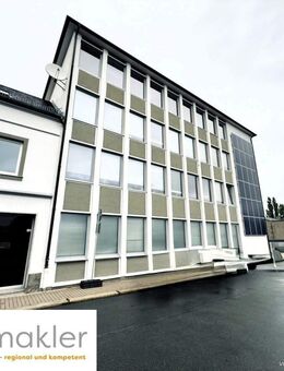Solides Wohn- und Betriebsgebäude mit Büroflächen! Ihr neuer schöner Standort in Helmbrechts - Helmbrechts