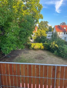 Exklusiv sanierte 2-Zimmer-Wohnung mit Süd- & Ostbalkon, wohnähnlichem Dachzimmer, großem Keller & Privatgarten in Nürnberg-Mögeldorf - Nürnberg