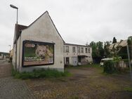 GROSSZÜGIGES DREIFAMILIENHAUS MIT LAGERHALLE UND LAGERGEBÄUDE - Zweibrücken