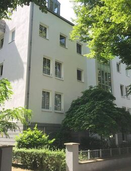 Schöne modernisierte und bezugsfreie 2- Zimmer-Wohnung mit Aufzug und Stellplatz - Berlin