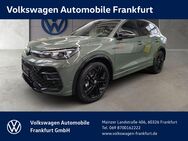 VW Tiguan, R-Line, Jahr 2022 - Frankfurt (Main)