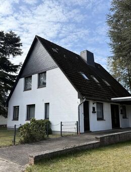Großes Einfamilienhaus mit Einliegerwohnung, Vollkeller und weitläufigem Garten in bester Ortslage - Gudow