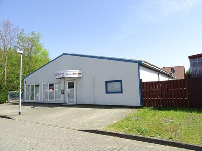 # # # LAGE, LAGE, LAGE!!! Einfamilienhaus m. ELW u. Gewerbehalle in CLP zu verkaufen! # # #