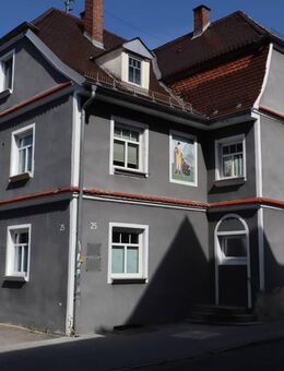 Attraktives, gut vermietetes Mehrfamilienhaus mit kleiner Halle in zentraler Lage von Schrobenhausen - Entwicklungspotenzial durch neue Bebauung mögli - Schrobenhausen