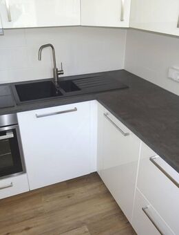 ** mit Einbauküche und Balkon ** 3 Zimmer Wohnung in Werdau zu vermieten! - Werdau