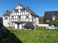 Leben auf dem Land: Teilsaniertes Einfamilienhaus mit Scheune auf großem Grundstück in Neunkirchen. - Neunkirchen-Seelscheid