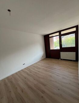 ?? Helle modernisierte 2-Zimmer-Wohnung mit Balkon in Ludwigshafen am Rhein ?? - Ludwigshafen (Rhein)