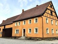 denkmalgeschütztes Einfamilienhaus mit großer Scheune und ehemaligen Stallungen - Merkendorf