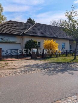 Attraktives, Einfamilienhaus inkl. Sauna & Pool nahe dem Stolpsee ( Provisionsfrei für den Käufer) - Fürstenberg (Havel)