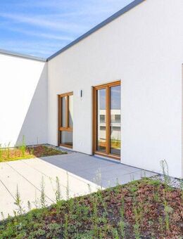 2-Zimmer-Penthouse mit Dachterrasse, lichtdurchfluteten Räumen und moderner Einbauküche - Frankfurt (Main)
