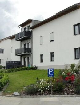 Wunderschöne 3 Zimmerwohnung mit Terrasse + Garten - Leiblfing