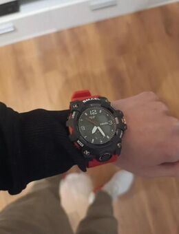 Sportliche Digitaluhr von SMAEL in Rot - Radevormwald (Stadt auf der Höhe)