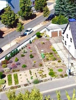Doppelhaushälfte in Radebeul mit großem Nebengelass und viel Potential - Radebeul