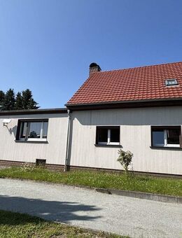 Ruhige Lage! Wohnhaus mit Anbau und Garagen - Ebersbach-Neugersdorf