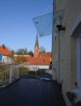 Modernisierte, geräumige Altbauwohnung mit Charme für den jungen 2-3 Personenhaushalt - Celle