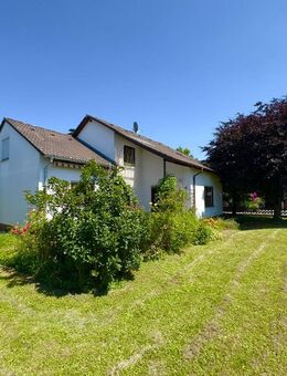 Großzügiges Einfamilienhaus mit Einliegerwohnung und Garten in ruhiger Lage von Hartheim - Hartheim (Rhein)