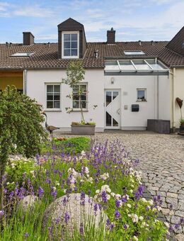 Schlossstraße 22 in Trier-Quint ist schon Noblesse genug - vor allem Perfektion mit Moselblick! - Trier