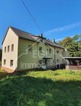 Mehrfamilienhaus in traumhafter Lage unterhalb der Burgruine Hohenstein - Hohenstein (Hessen)