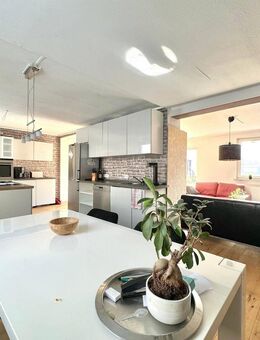Ihre Doppelhaushälfte in Bestlage von Refrath mit guter Substanz und klarer Aufteilung und Garten. - Bergisch Gladbach