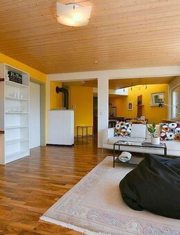 Traumwohnung! Modern möbliert mit tollem Blick in Stuttgart Mühlhausen - Stuttgart