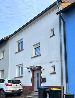 Einfamilienhaus mit moderner Ausstattung und Garten in Püttlingen - Püttlingen