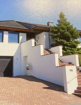 Designer-Eckbungalow in reizvoller Eifellage! - Neidenbach