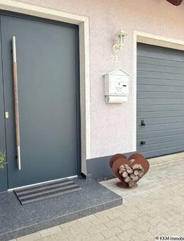 Wohnhaus mit 2 Terrassen, Balkon und super viel Wohn- und Nutzfläche , 3 Garagenplätze und weitere Stellplätze in Schlüsselfeld OT Aschbach - Schlüsselfeld