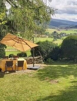 Schönes Mehrgenerationshaus mit 3 Wohnungen auf einem traumhaften Grundstück mit herrlicher Aussicht - Waldems