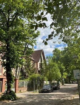Kaufpreisreduzierung - 3-Zimmerwohnung plus Hobbyraum und Garage in sehr guter Lage Nähe JFK-Schule - vermietet - Berlin