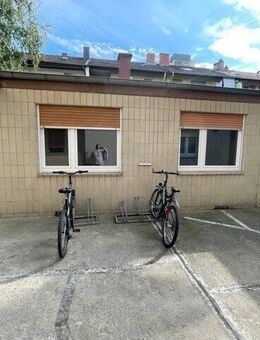 Helle Zwei-Zimmer-Wohnung, seniorengerecht, frei absofort - Ludwigshafen (Rhein)