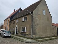 kompaktes Haus, zentral gelegen - Arzberg (Sachsen)
