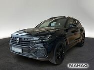 VW Touareg, 3.0 TDI R-Line BlackStyle Innovision IQ Light ergoComfortSitze Alu20NevadaBLACK (8-Stufen), Jahr 2022 - München