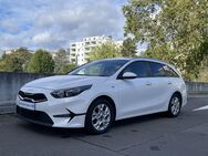 Kia cee'd, 1.0 Sportswagon RKamera Le, Jahr 2022 - Rüsselsheim