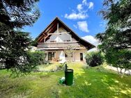 Stimmungsvolles Haus mit 2 Wohnungen und viel Grün. Platz für die Familie - Schutterwald