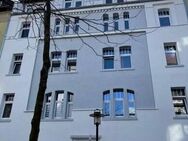 Modernisierte Wohnung mit Terrasse und Einbauküche in der Heinrichstraße - Hildesheim