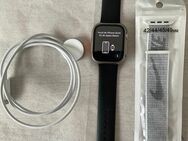 Apple iWatch 8 GPS 45 mm, Silber mit Original Zubehör - Halle (Saale)