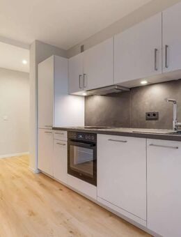 Erstbezug nach hochwertiger Sanierung, 3 Zimmer, Einbauküche und Duschbad mit Fenster in Quickborn - Quickborn (Landkreis Pinneberg)