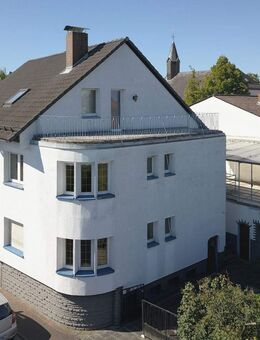 2 Familienhaus - schöner Garten - 2 Garagen - Potential für mehr - Großostheim