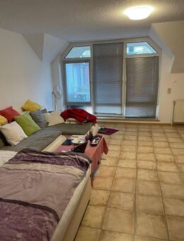 Große 3 Zimmerwohnung im 2.Obergeschoß in zentraler Lage von Wilhelmshaven - Wilhelmshaven
